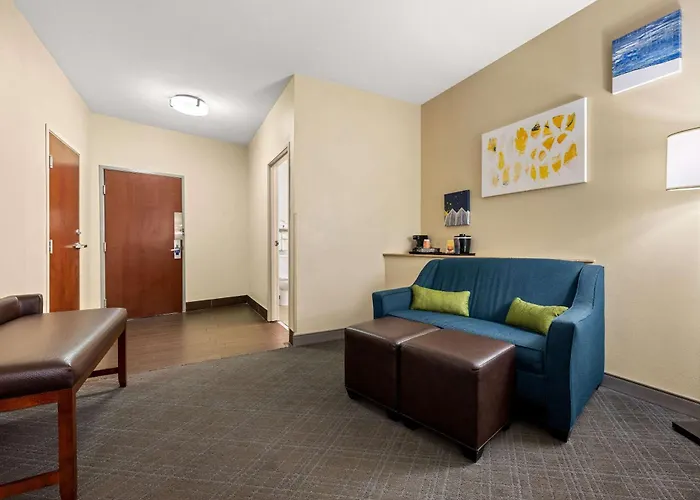 Comfort Suites Cullman I-65 Exit 310