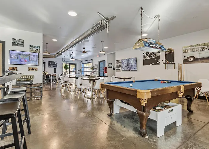 Modern Family Suite For 5 Near St Louis With Pool