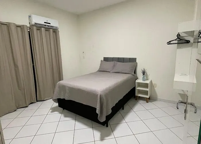 Apartamento amplo e bem localizado