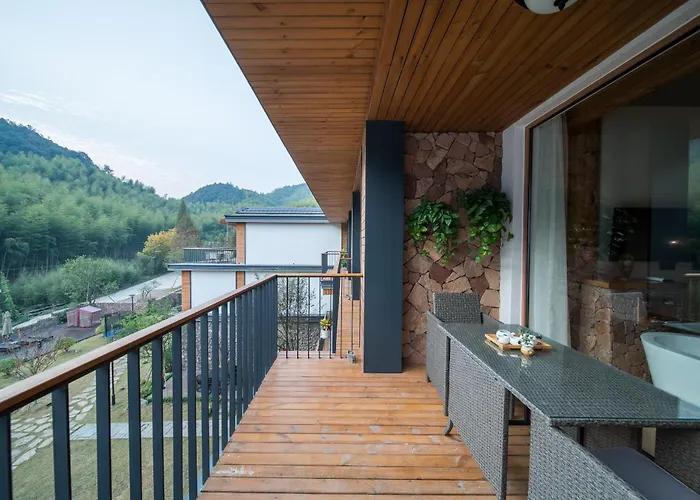 Kaichen Puju Hot Spring Village Resort Hotel