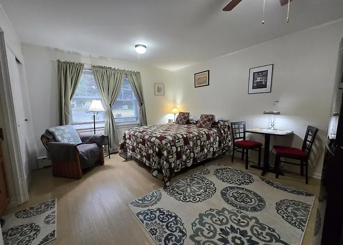 Saranac Lake Studio Apartment