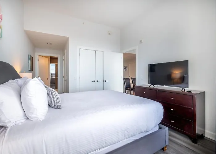 Luxury 2 Bedroom Apt With Gym