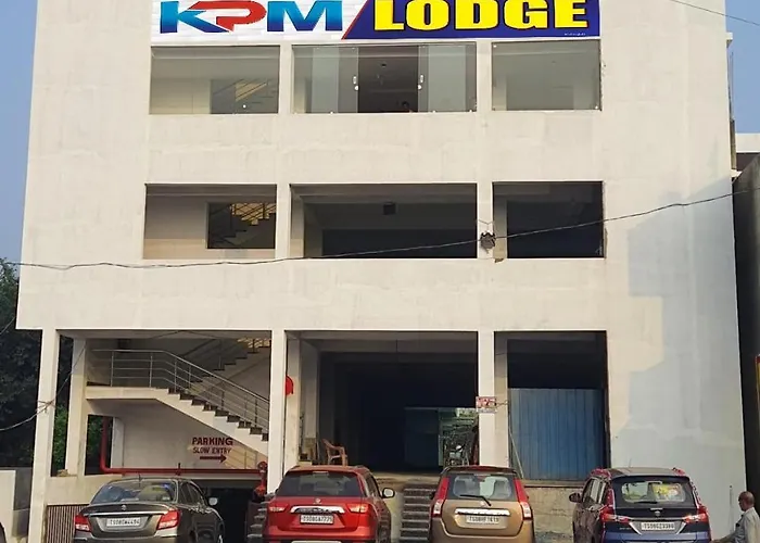 K P M Lodge