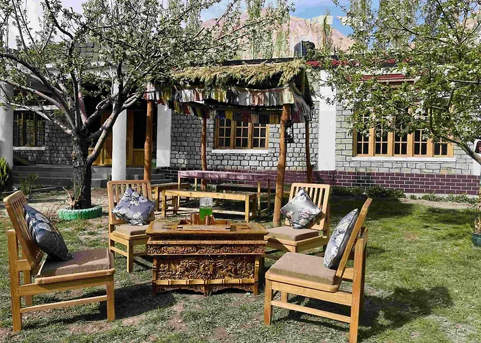 The Kesar Guest House Sumoor