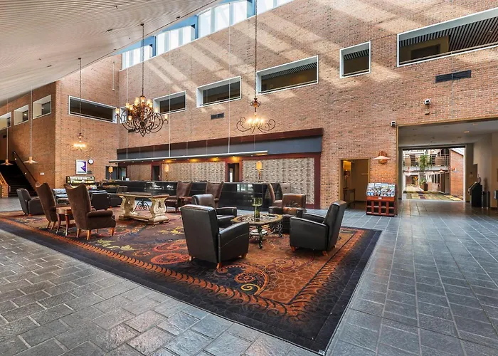 Crowne Plaza Minneapolis West By Ihg