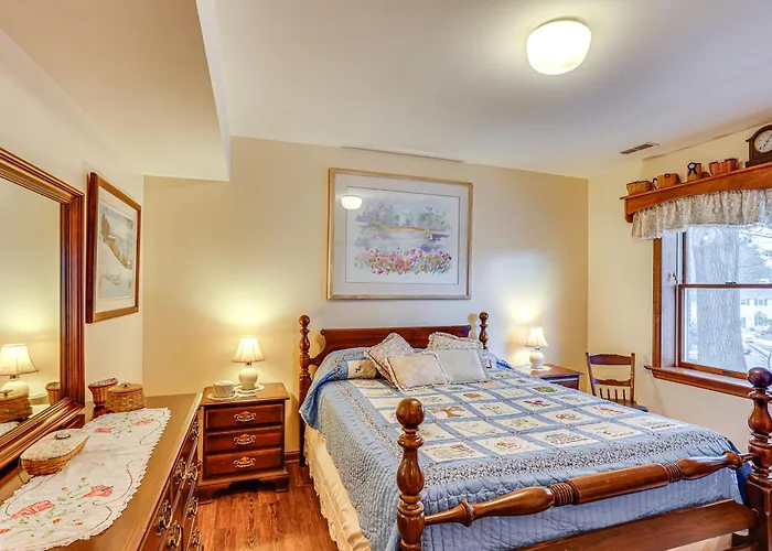 Charming Apartment W/ Yard & Beautiful Gardens!