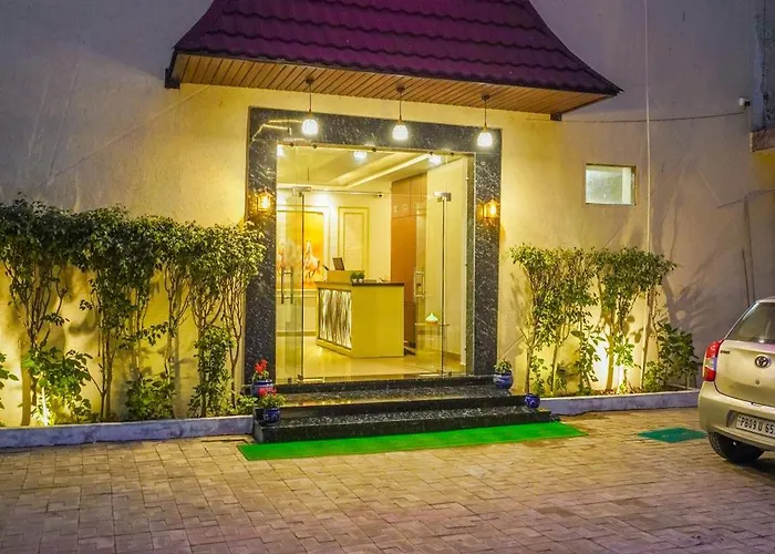 Kanha Hotel & Homestay