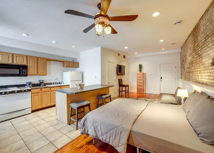 Cozy Lowell Studio ~ 19 Mi To Grand Rapids!