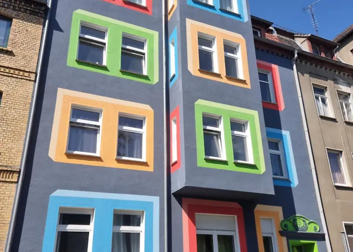 MeisterWerk Apartments - Buntes Haus