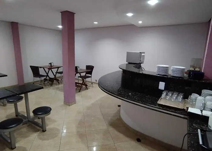 City Hotel