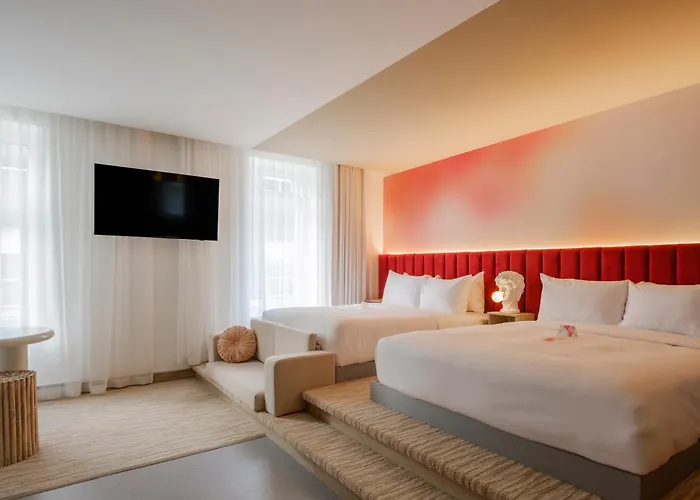 Rose Hotel Invisible