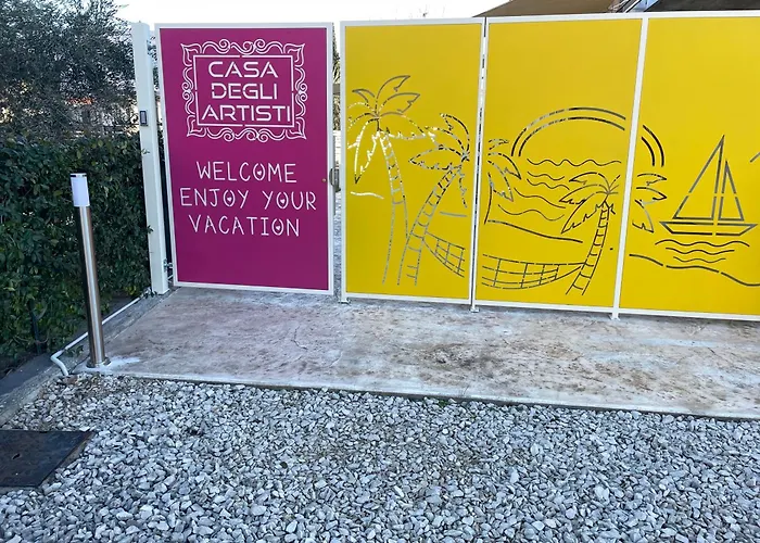 Casa Degli Artisti