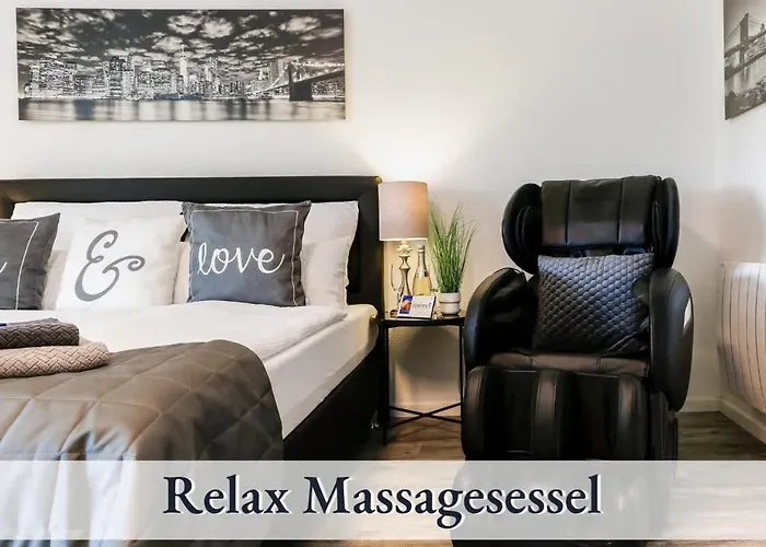 Relax-Apartment Biberach - Relax Massagesessel - Smart-TV 85 Zoll - voll ausgestattete Küche - High-Speed Internet - Arbeitsplatz mit Curved Monitor