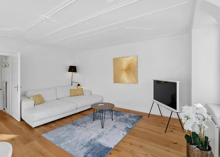 The R Apartment Cholfirst