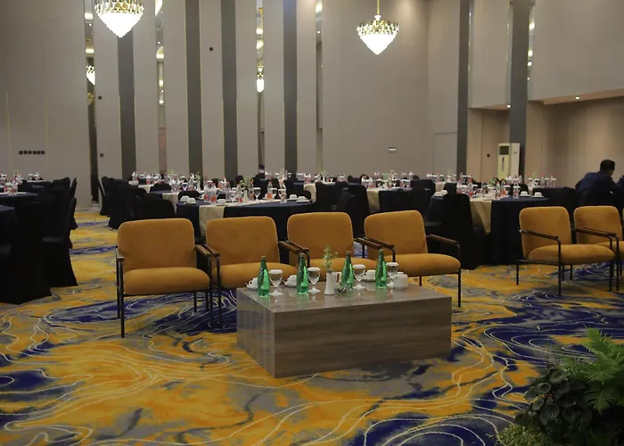 Lynn Hotel Tuban
