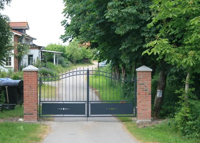 Edler Altbau, riesiges Familienbett