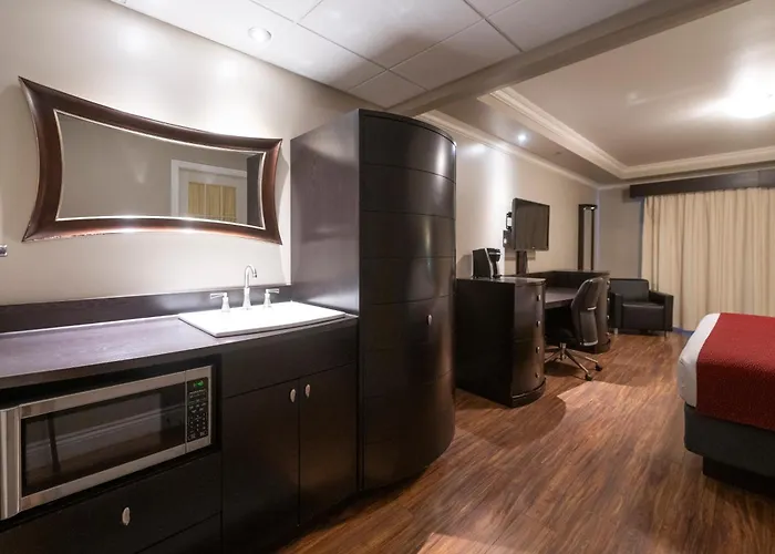 Hotel & Suites Le Dauphin Drummondville