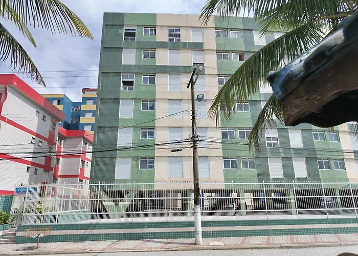 Apartamento pé na Areia com Garagem no Centro
