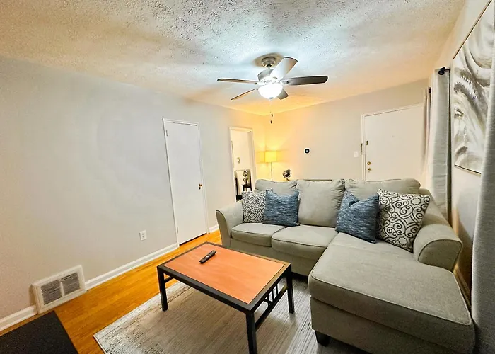 Peaceful Location Close To University & Hospitals