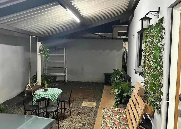 Casa novinha, com suite e garagem grande