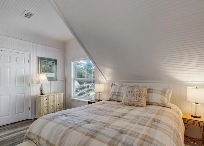 Adorable Dog Friendly Garage Apartment In The Historic District Of Old Town