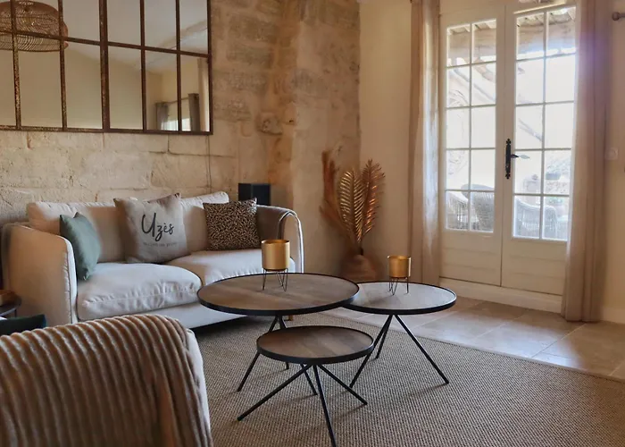 La Grande Bourgade-Authentique Maison En Pierre Avec Terrasse Climatisation Au Coeur D'Uzes