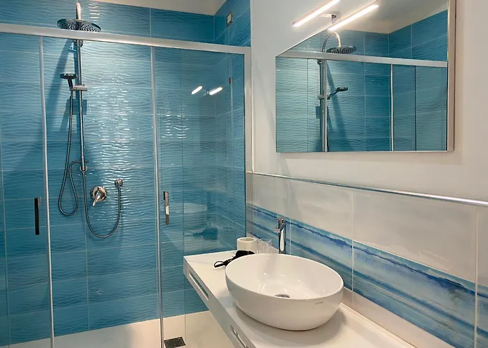 Hotel On The Promenade Of Stintino, Rooms With Air Conditioning And Private Bathroom
