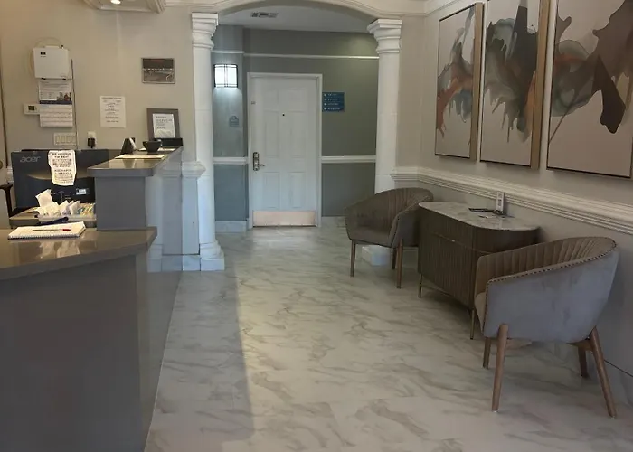 Deluxe Inn & Suites
