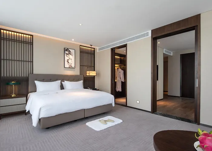 Liuzhou Imperial Dragon Bay Purejoy Hotel