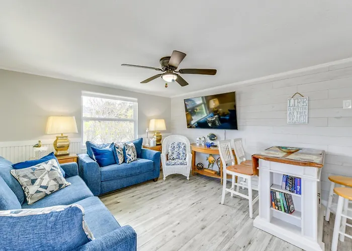 Fish, Swim & Unwind: Anna Maria Apt Steps To Beach