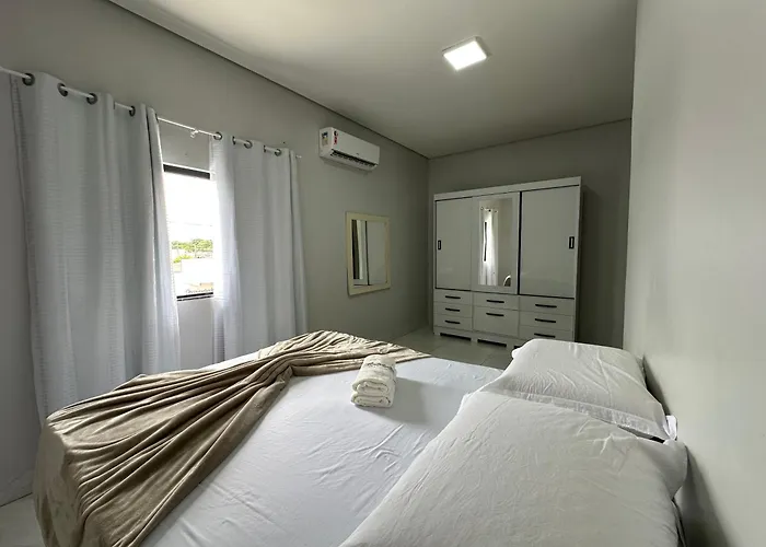 Apartamento completo ate 5 pessoas ou um quarto com sala e cozinha para 2 pessoas