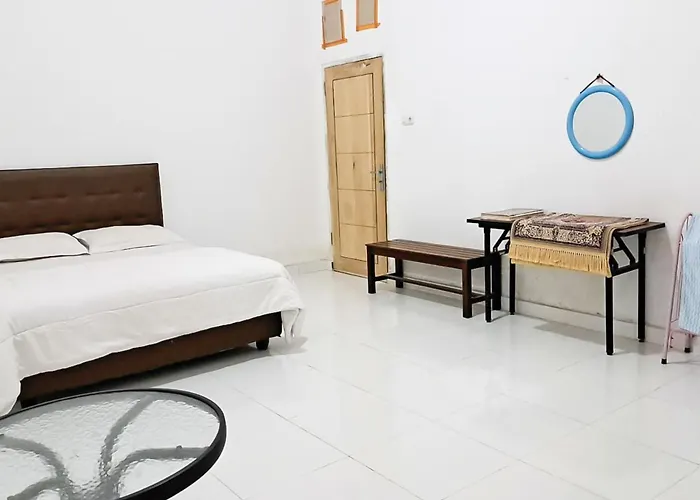 Reddoorz At Family Syariah Homestay Kotamobagu