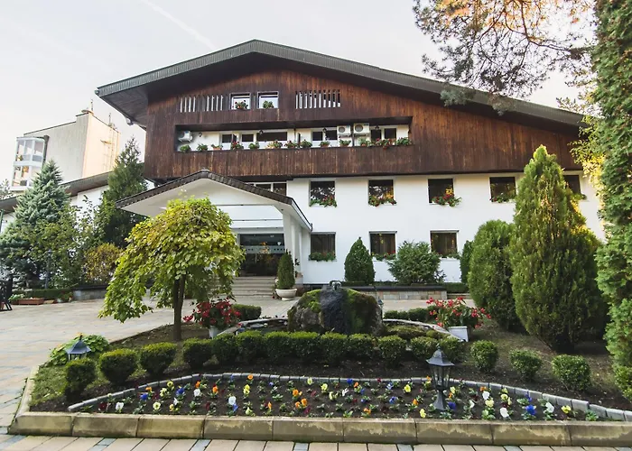 Family Hotel Borova Gora