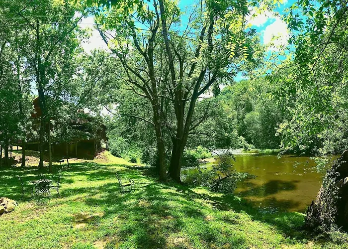 Riverfront Lodge