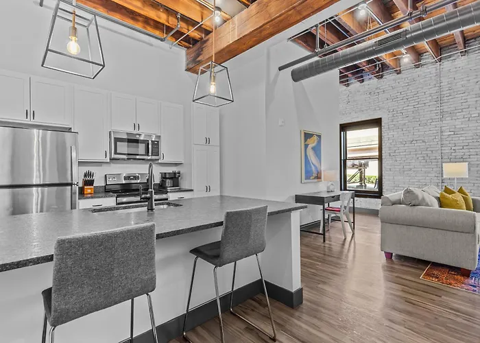 Brick & Bed Riverfront Lofts, Pc 102