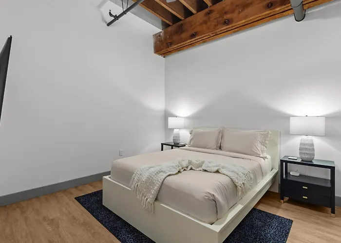 Brick & Bed Riverfront Lofts, G 306