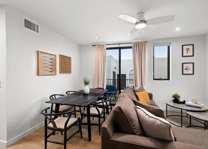King Bed Evcharger Sleeps 8 Balcony Laundry