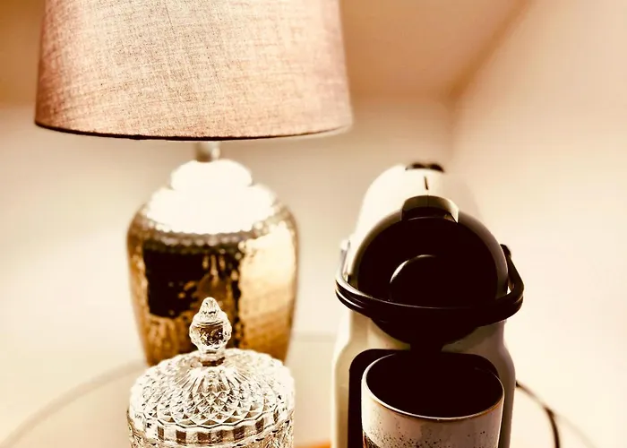 b e d&a g e d e s i g n -small- wunderschönes Zimmer mit Bad - Rechnungserstellung für Geschäftsreisende&Firmen