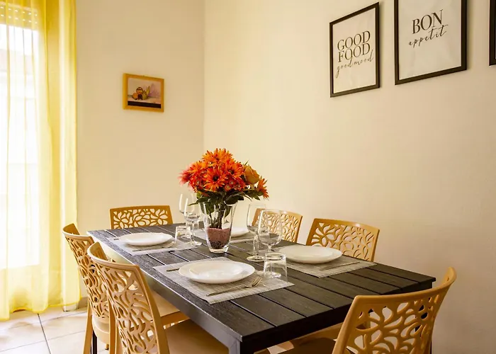 Lake Como Spacious Apartment - Center, Lake & Station 10 Min