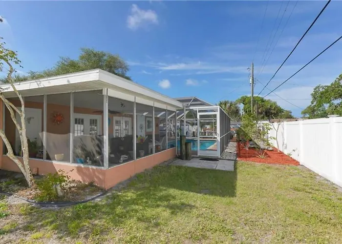 Venice Villa With Heated Pool, Lanai, Near Beach