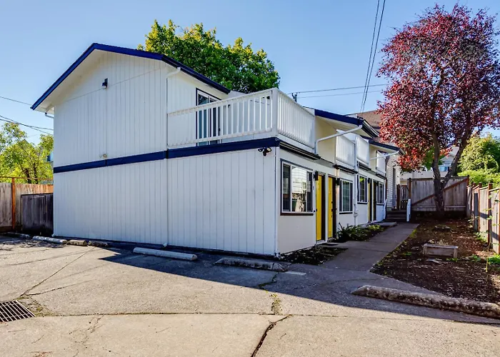Modern Retreat Near Uofo, Autzen Stadium, Amazon Park #2