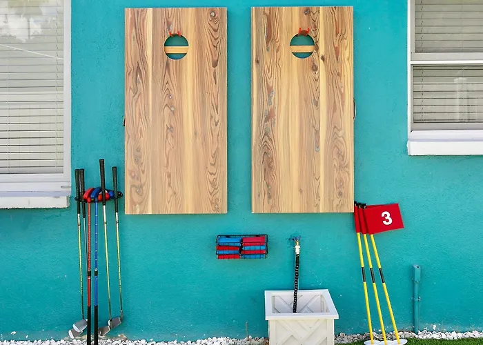 5 Min Beaches~Mini Golf~Pool Table~Pets~King Bed +