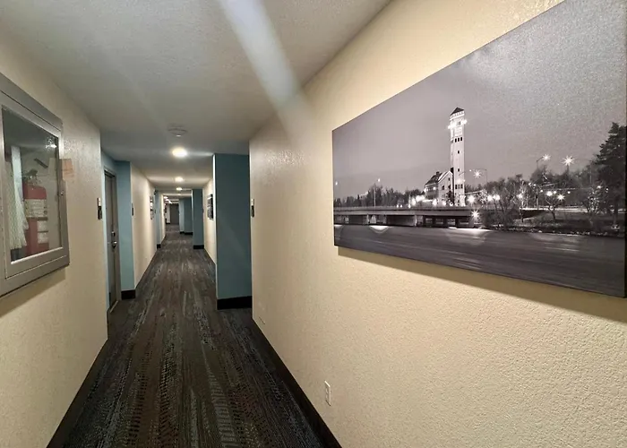 Baymont By Wyndham Great Falls City Center