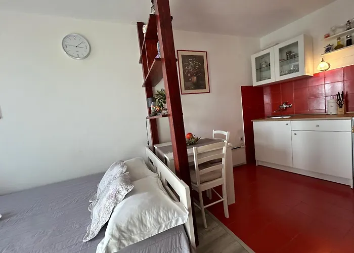 Seafront Studio Apartment+Balcony