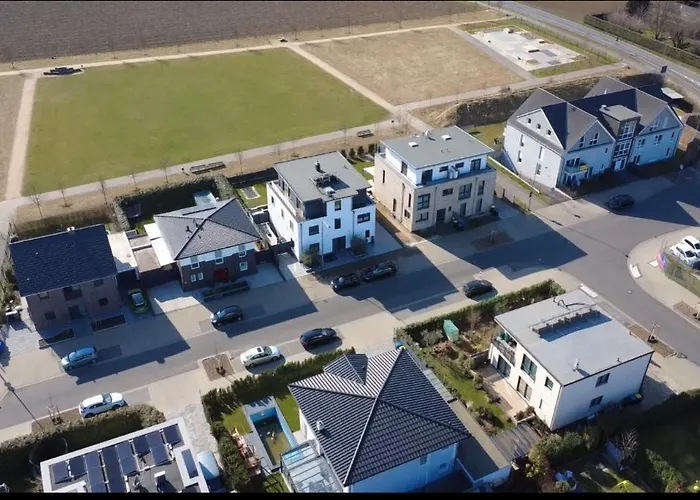 Neubau Penthouse - mit schöner Aussicht - 15min von Köln