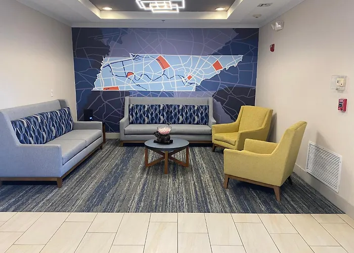 Holiday Inn Express & Suites Dyersburg By Ihg