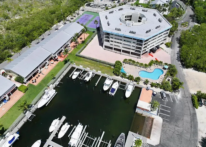 Villa Valbuena Gem Key Largo 2 Kings Marina Pickleball Tennis 3 Pools Remodeled 2025
