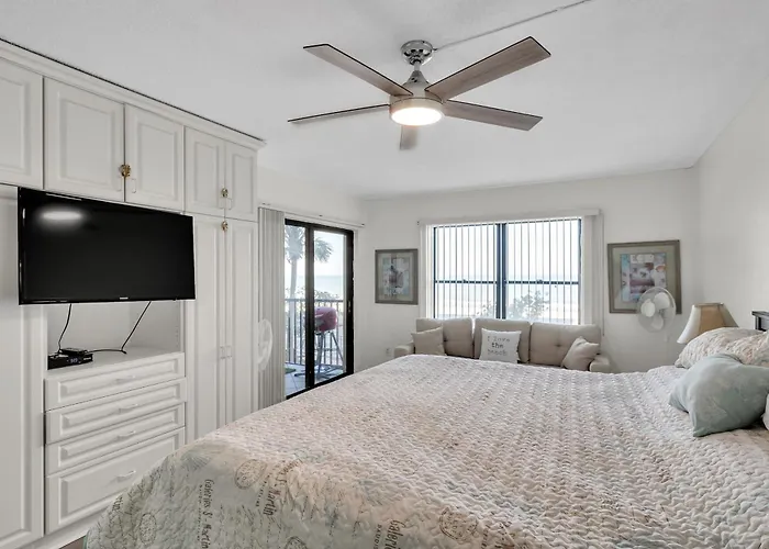 Freshly Renovated Gulf Front Condo With Hot Tub & Sunset Views