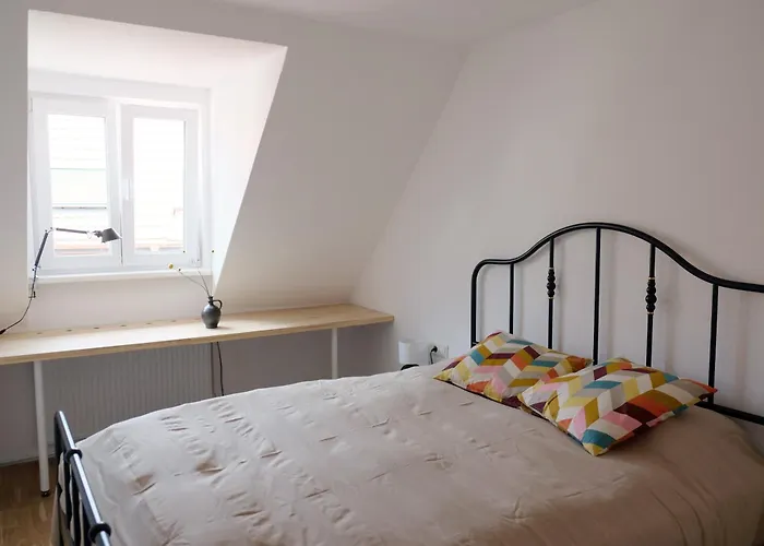 Bright + Cozy Dachgeschoß Maisonette im Zentrum