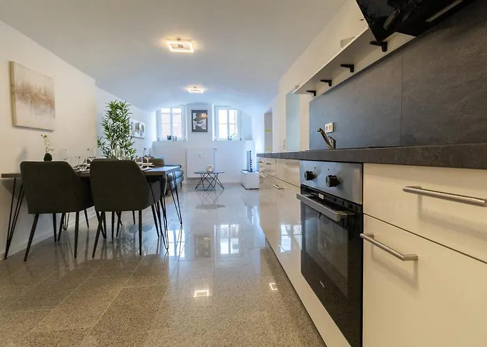 Fewomo, Moselzeit Apartment, Stilvolle Fewo für Genießer nähe Schloss
